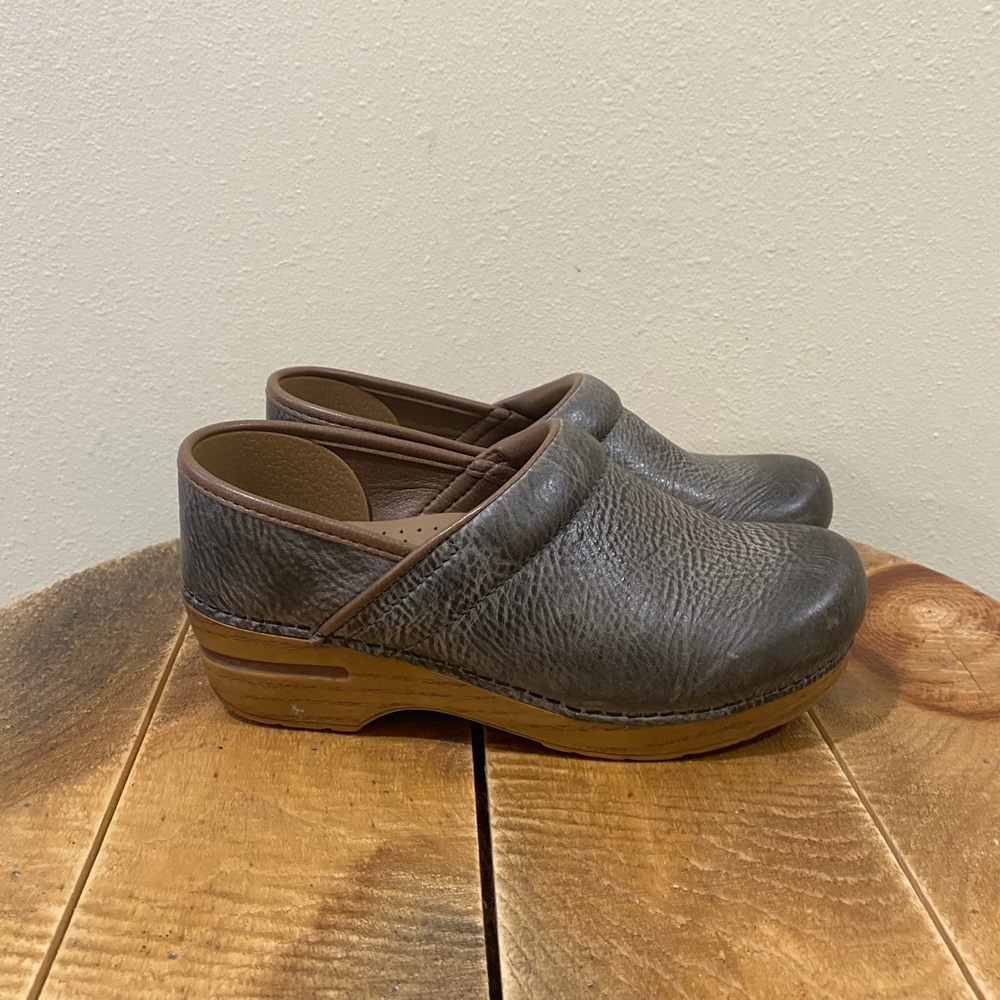 Dansko Professional Gray Clogs Size 36 (6)